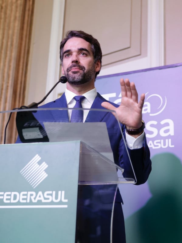 Eduardo Leite não descarta ficar no Piratini se não concorrer ao Planalto