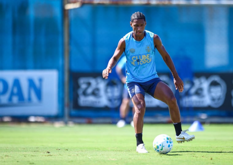 Tetê busca espaço após perder a titularidade no ataque gremista