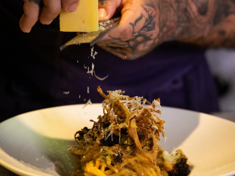 O restaurante diminuiu o n&uacute;mero de pratos do card&aacute;pio com foco na sazonalidade<br />Foto: Vicenzo/Divulga&ccedil;&atilde;o/JC