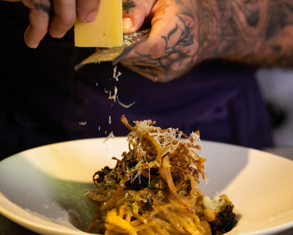 O restaurante diminuiu o n&uacute;mero de pratos do card&aacute;pio com foco na sazonalidade | Vicenzo/Divulga&ccedil;&atilde;o/JC