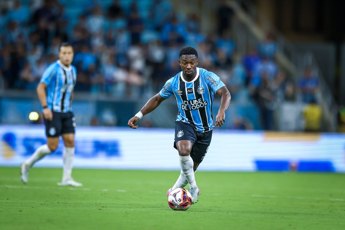 Grêmio supera o Vitória e volta a somar três pontos no Brasileiro