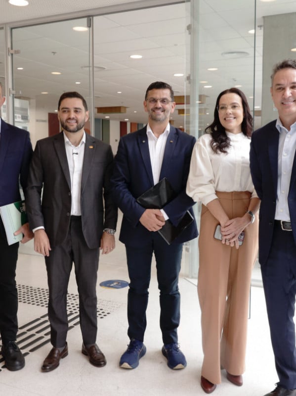 Em debate, pré-candidatos a governador do RS prometem não aumentar impostos