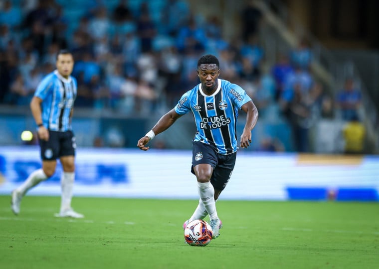 Amuzu marcou para fechar o placar em 2 a 0