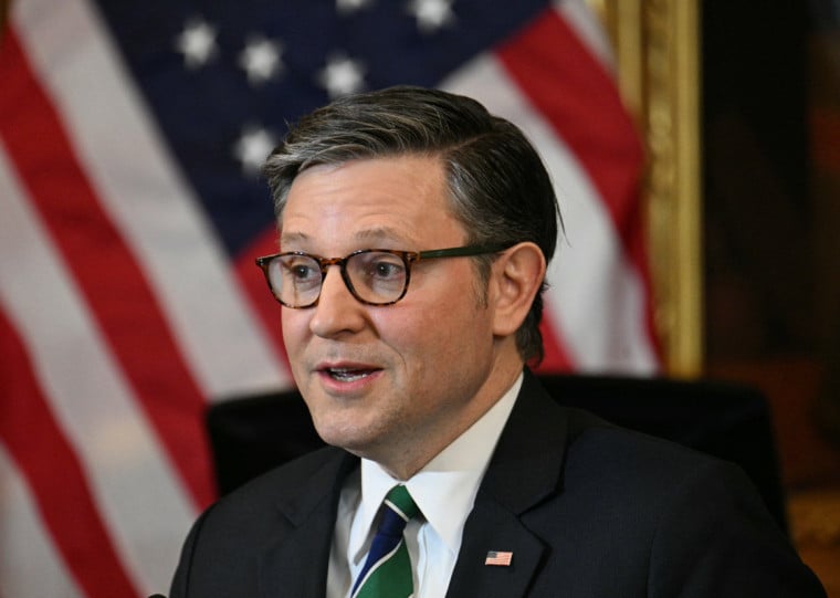 Presidente da C&acirc;mara dos Representantes, Mike Johnson, disse que este &eacute; um momento perigoso e que 'precisamos financiar adequadamente a defesa'