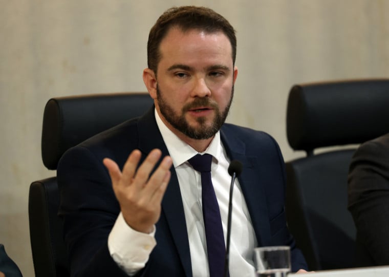 Antes do cargo no governo federal, Durigan já havia trabalhado com Haddad de 2015 a 2016, quando foi assessor especial na Prefeitura de São Paulo.