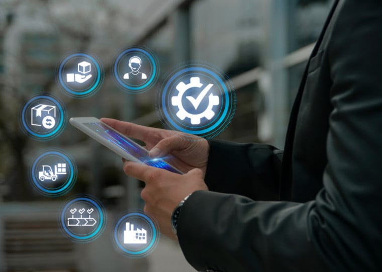 Crescimento do e-commerce e aumento das expectativas por entregas rápidas colocam operações logísticas e movimentação de cargas no centro da experiência de compra