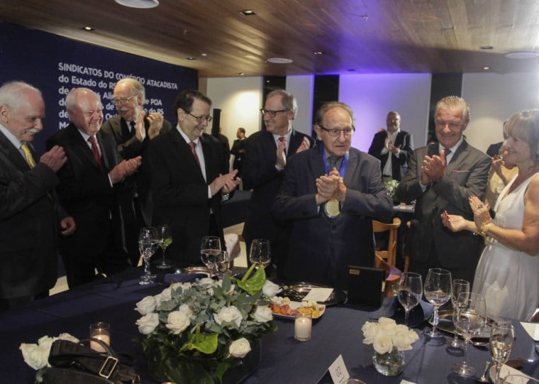 Zildo De Marchi homenageado pelo Sindiatacadistas