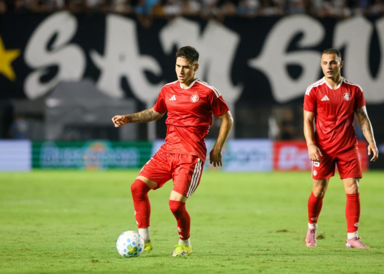 Vilagra entrou bem contra o Santos e deve permanecer no time titular