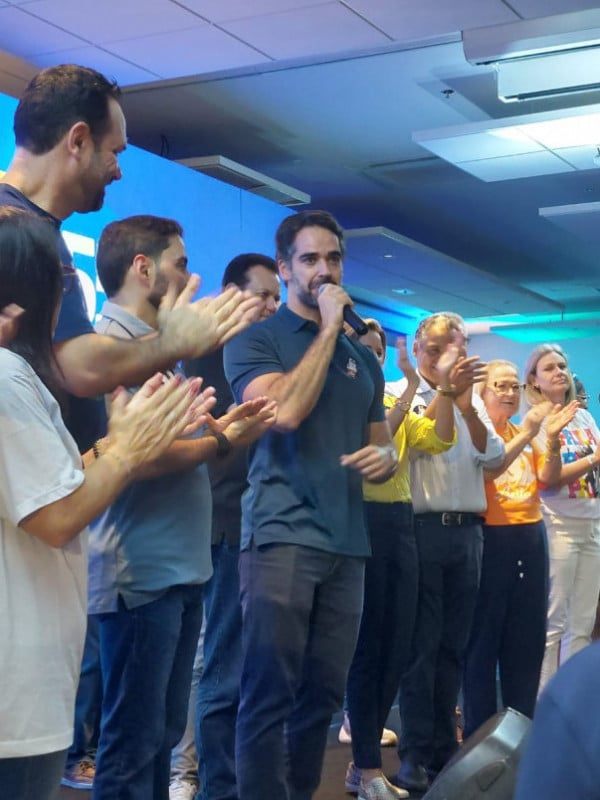 "Serei o melhor candidato e melhor presidente", diz Leite em ato com Kassab em Porto Alegre