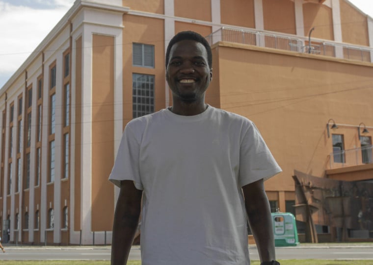 Usina do Gasômetro é o lugar preferido do imigrante angolano em Porto Alegre