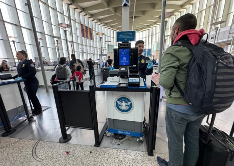 TSA &eacute; respons&aacute;vel pela verifica&ccedil;&atilde;o e seguran&ccedil;a de fluxo de passageiros em aeroportos dos EUA