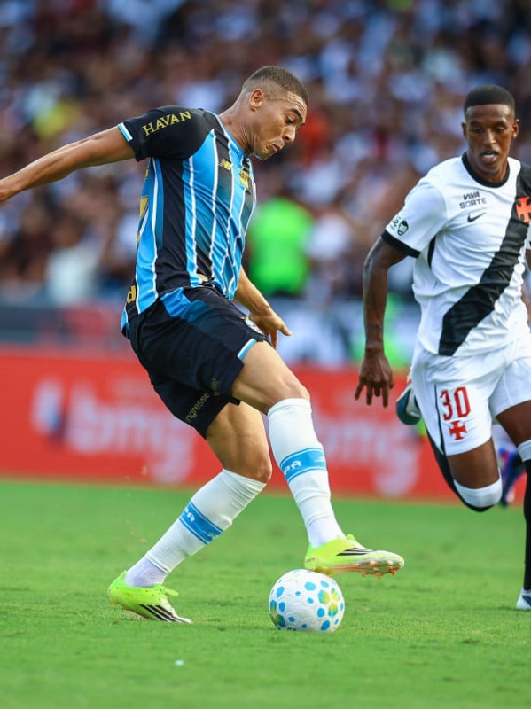 Na volta de Braithwaite, Grêmio é superado pelo Vasco em São Januário