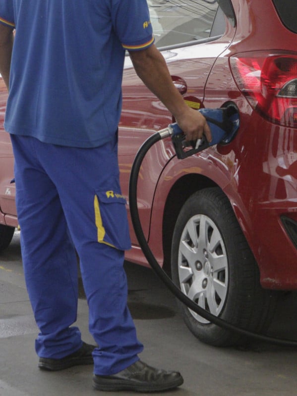 'Petrobras não pode se privar de seguir preços de mercado', diz Marcelo Gasparino