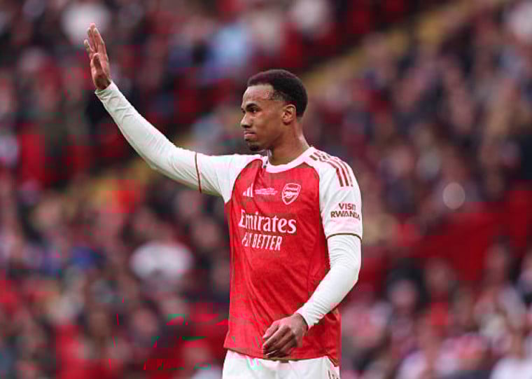 Dores no joelho afastam zagueiro dos amistosos internacionais