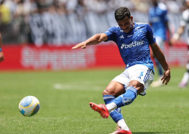 Lateral cruzeirense ganha oportunidade há pouco menos de três meses para a Copa