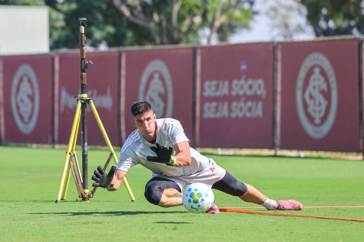Depois de sair do Z-4, Pezzolano ganha tranquilidade no Inter