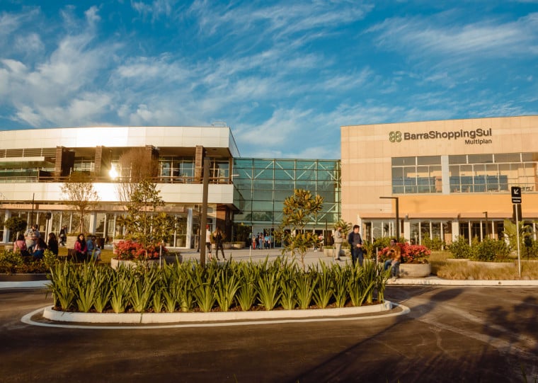 Para utilizar o transfer, bastará dirigir-se aos pontos de embarque e apresentar a credencial do South Summit Brazil