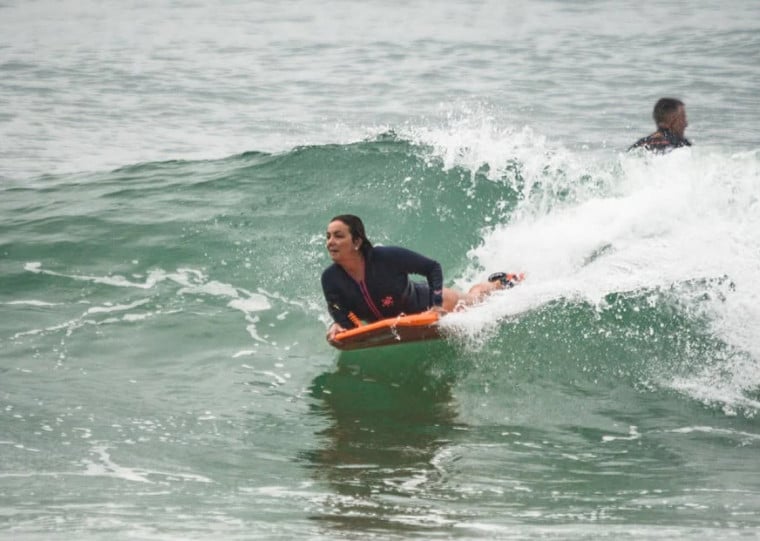 Surfista que foi campeã brasileira da categoria, dava aulas no projeto 'Belas do Bodyboard'