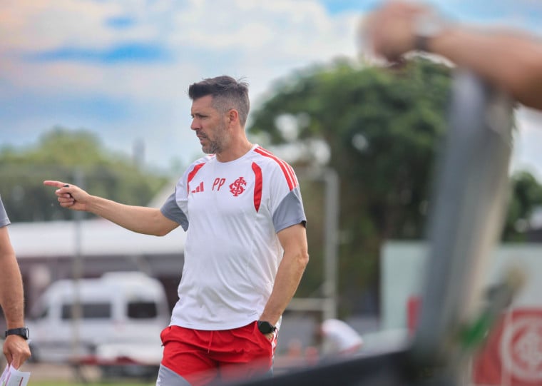 Contrariando a vontade do treinador, clube deve contratar após a Copa do Mundo