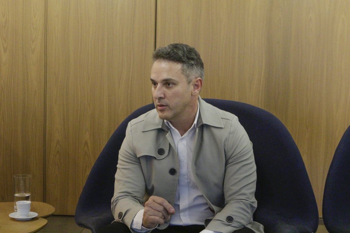 Flávio Bolsonaro se reúne com empresários gaúchos em Porto Alegre em 10 de abril