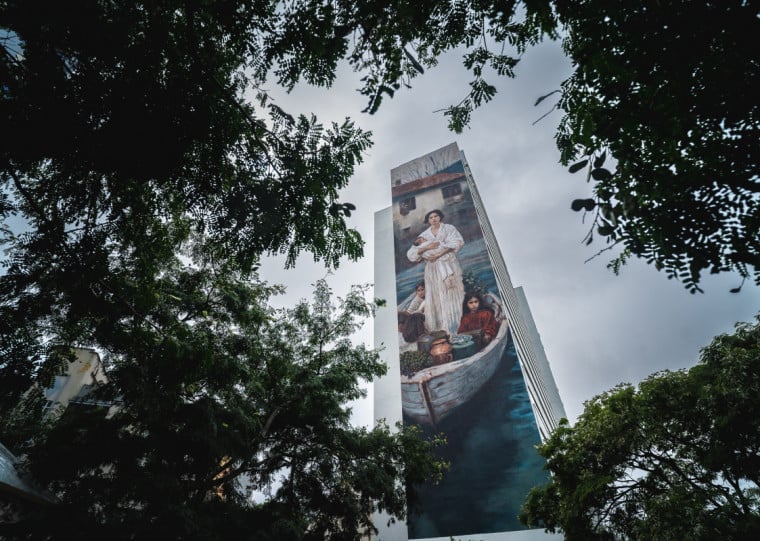 Mural 'Madre', da artista visual e muralista Hanna Lucatelli ocupa uma fachada de 45 metros da nova sede do Consulado-Geral da Itália no Rio Grande do Sul