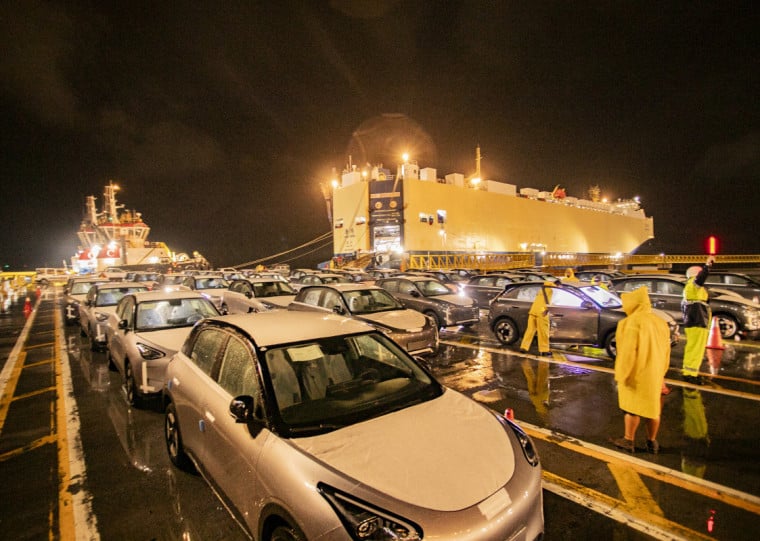 Recentemente, a companhia realizou o desembarque de veículos no complexo de Paranaguá