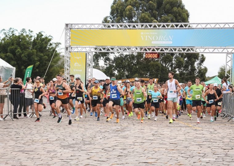 A prova oferece percursos de 4 km e 8 km em trajeto misto de asfalto e estrada de ch&atilde;o