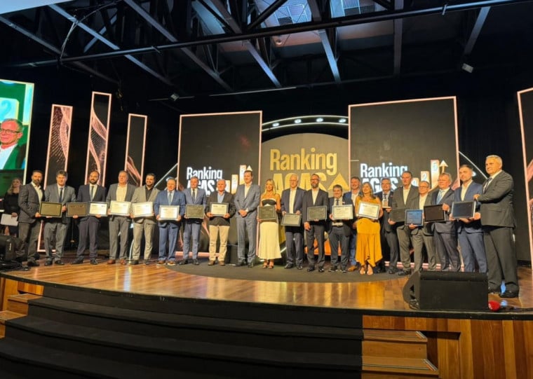 Redes com melhor desempenho subiram ao palco do evento para receber reconhecimento