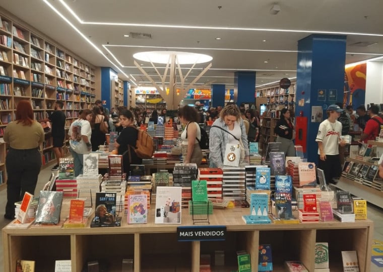 A P&aacute;gina do Praia de Belas ficou lotada com p&uacute;blico aproveitando descontos em livros
