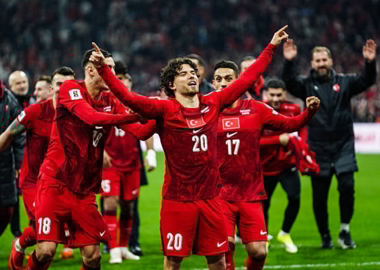 Turcos venceram por 1 a 0 e se colocam a um passo de retornar ao Mundial