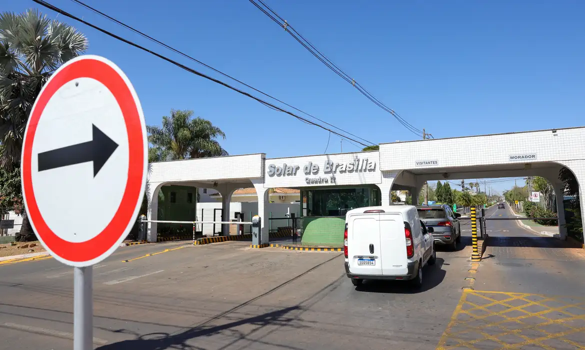 Na última terça-feira (24), o ministro concedeu a prisão domiciliar humanitária ao ex-presidente