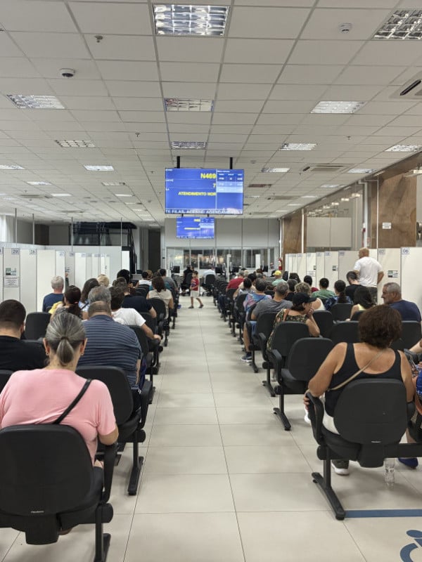 Primeiro plantão de atendimento ao eleitor do TRE tem movimento positivo em Porto Alegre