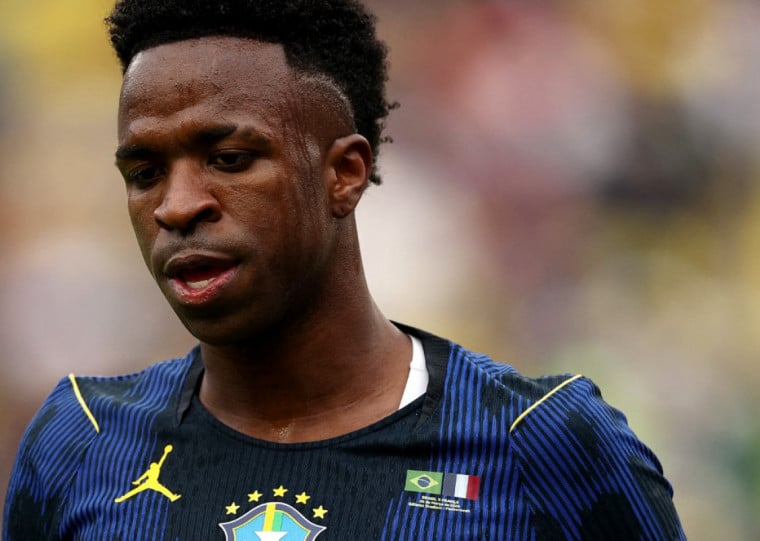 Sem ir ao gramado, Vini Jr. foi o desfalque da conversa e do início da preparação