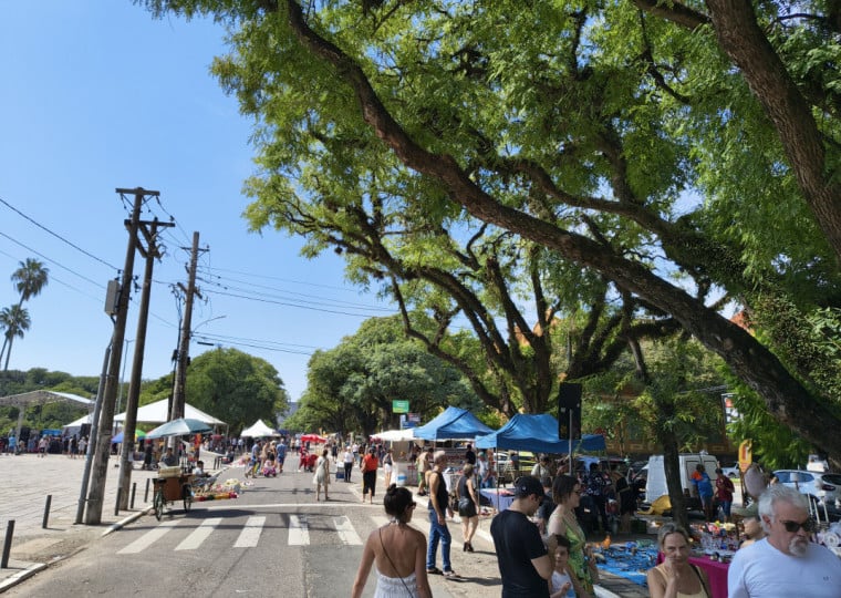 Sem multidões compactas, fluxo é constante e espalhado