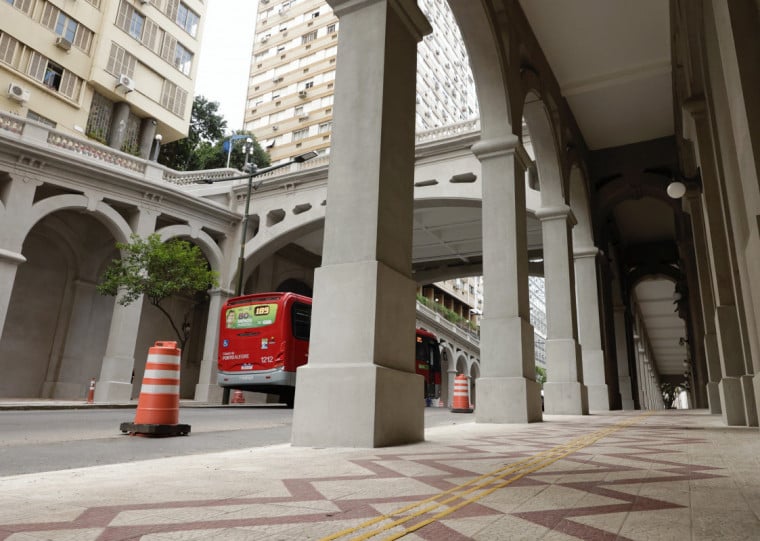 Pedestres já podem circular em ambos os sentidos da estrutura no Centro Histórico 