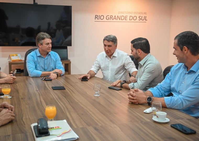 Lideranças políticas se reuniram na sede estadual do partido