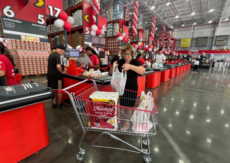 Minuto Varejo - Stok center - Comercial Zaffari - loja em Porto Alegre - fachada - atacarejo - supermercado novas lojas - compras - consumidor 