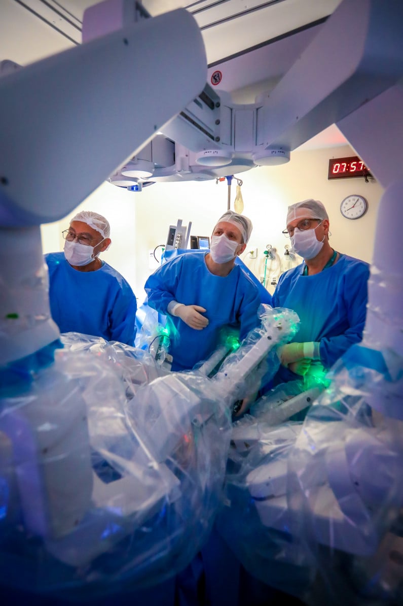 Um exemplo é o robô Toumai, plataforma de cirurgia robótica de última geração adquirida no ano passado pelo Hospital Mãe de Deus Um exemplo é o robô Toumai, plataforma de cirurgia robótica de última geração adquirida no ano passado pelo Hospital Mãe de Deus