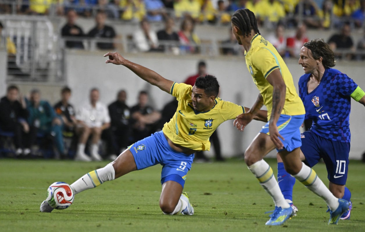Brasil leva susto, mas encontra dois gols no apagar das luzes para vencer a Croácia
