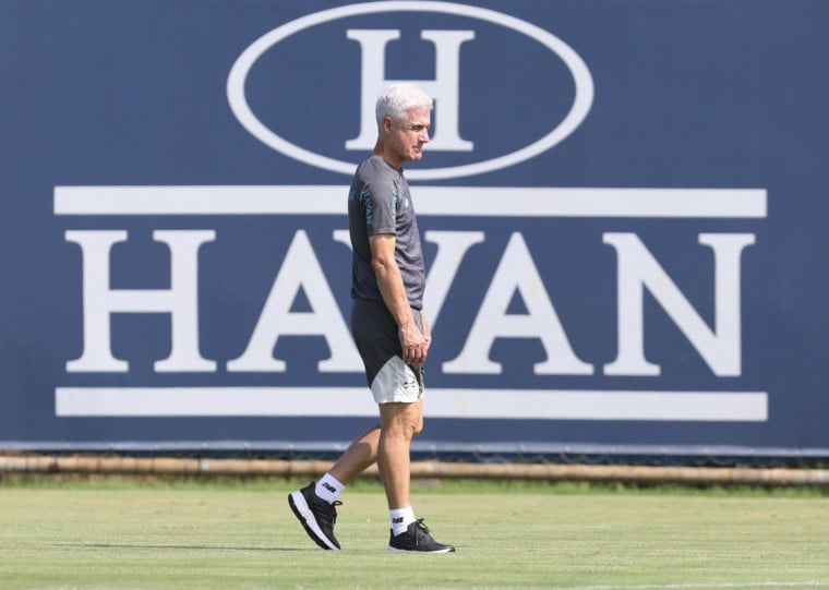 Luís Castro quer repetir a boa atuação que teve momentaneamente contra o Palmeiras