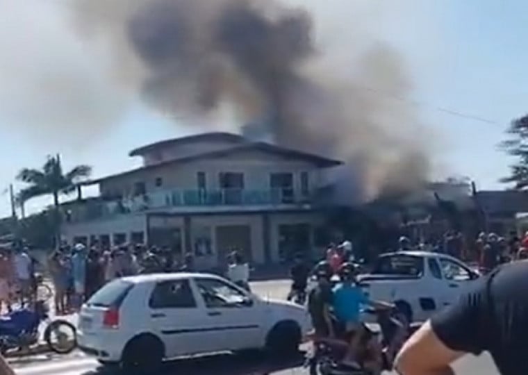 Avi&atilde;o atingiu um restaurante no Litoral Norte