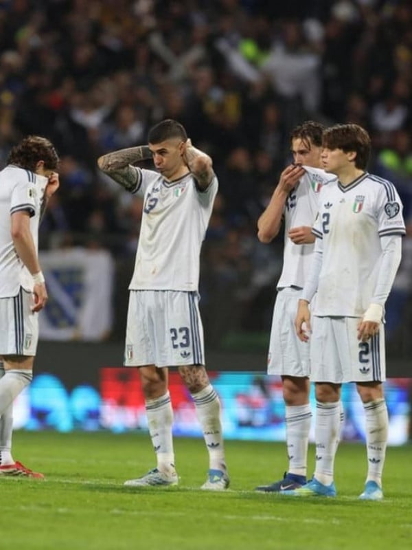 Imprensa italiana expõe discussão por bônus antes de jogo decisivo e amplia crise na seleção