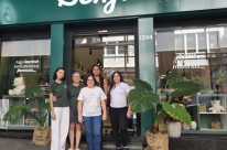 A Benjuá, que nasceu dentro de casa, agora opera como floricultura e cafeteria no Centro Histórico
