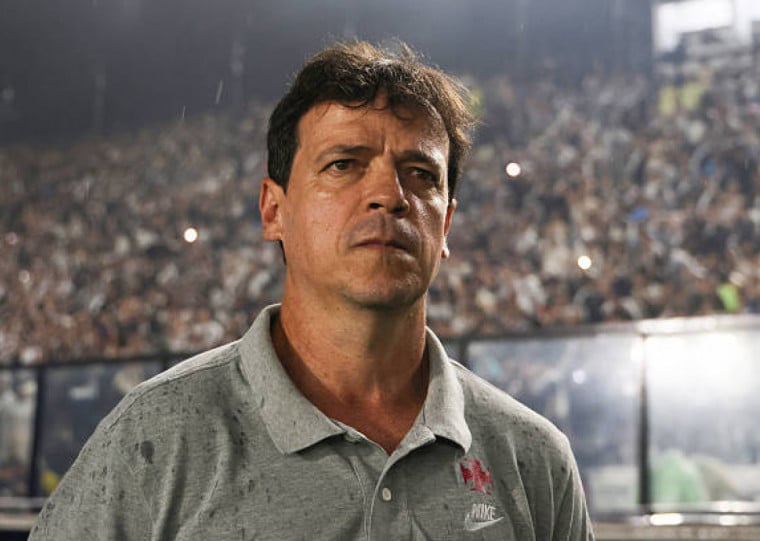 Diniz ocupa a vaga de Dorival, demitido após derrota para o Inter