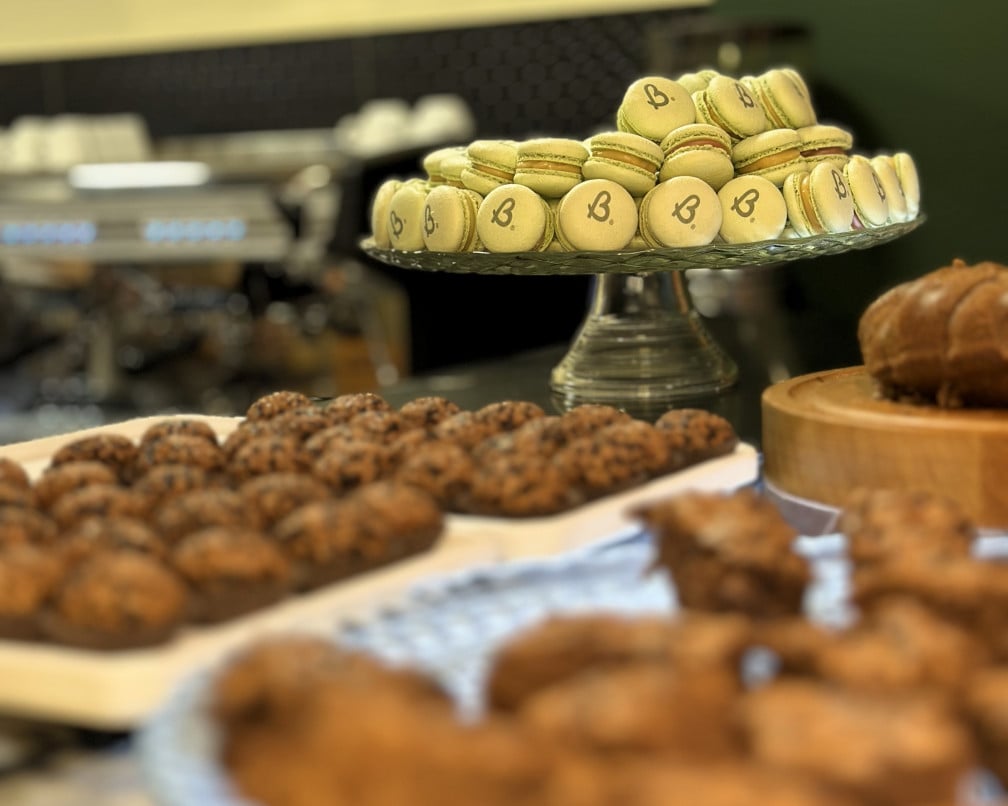 Macarons e brigadeiros produzidos empreendedoras parceiras | Gustavo Marchant/Especial/JC