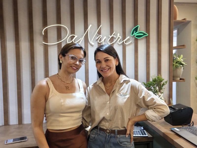 As amigas Rose e Stefani comandam o Da Nutri<br />Foto: Gustavo Marchant/Especial/JC