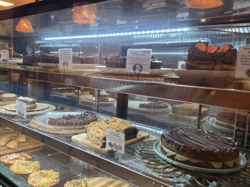 A confeitaria &eacute; uma aposta da casa<br />Foto: Gustavo Marchant/Especial/JC