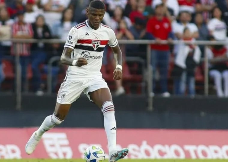 Jogador deveria ter se reapresentado há 4 dias, quando deveria ter se reapresentado à equipe