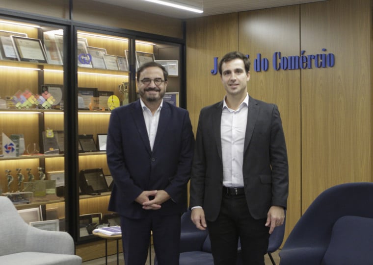 Diretor de Sesi, Senai e IEL, Claudio Gastal foi recebido por Giovanni Jarros Tumelero no JC