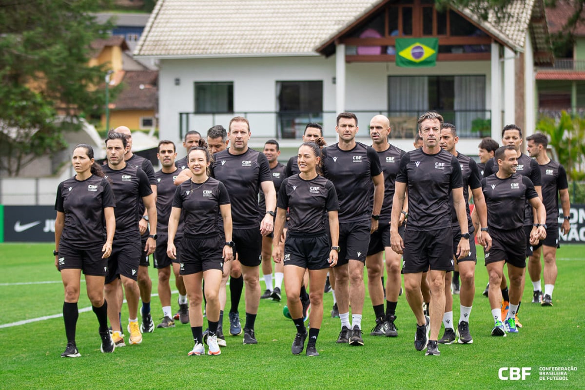 Brasil terá três árbitros, cinco assistentes e um VAR na Copa do Mundo